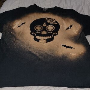 Women's Skull Graphic Tee - Black and Tan